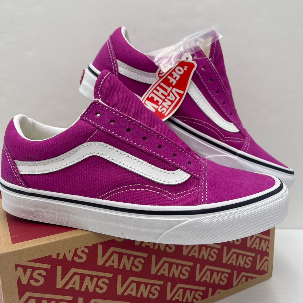 Vans WMNS Old Skool
Fuchsia Red/True White Sneakers
VN0A5KRF8ZV - Picture 7 of 16